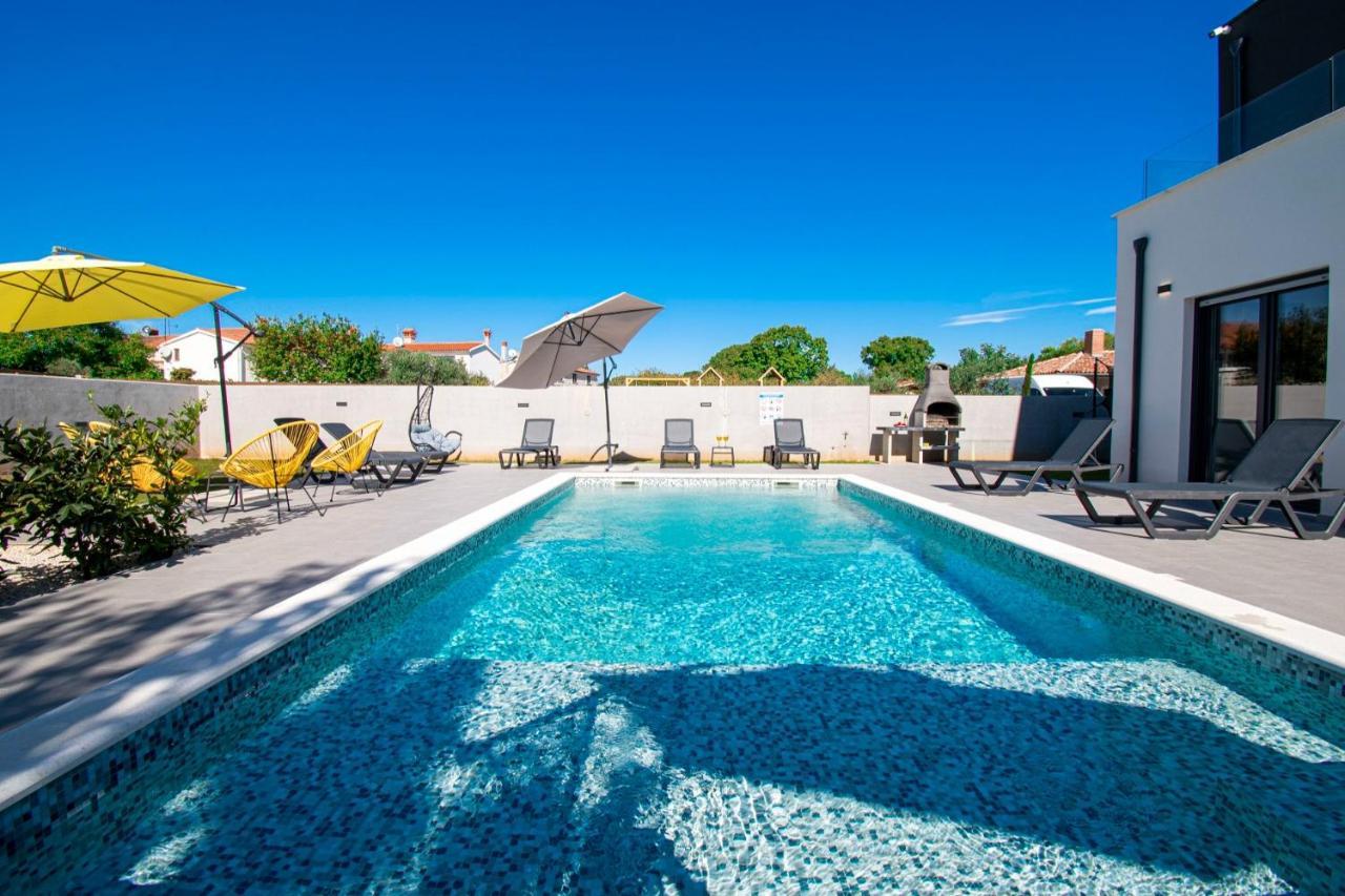 Villa Elite 1 & 2 With Two Pools Pula